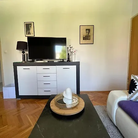 Apartment Apartman Vanda *